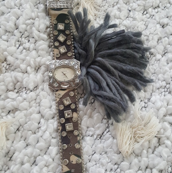 Watch - Picture 2 of 2